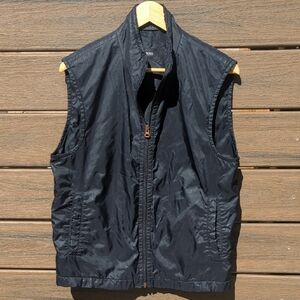 Hugo Boss Golf Black Vest with High Collar - Size Medium In Good Condition